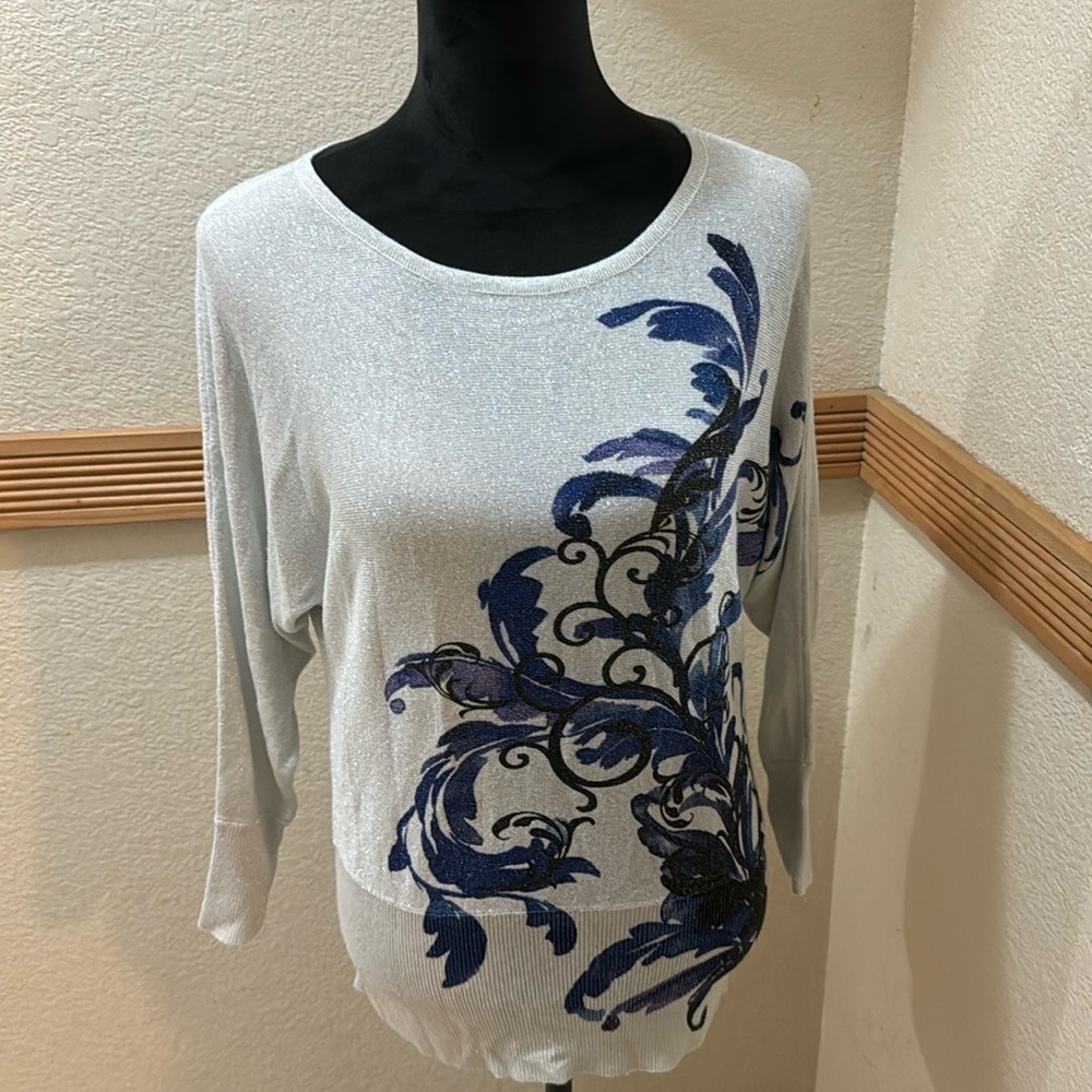 Speckled silver floral Alfani blouse size L!!!